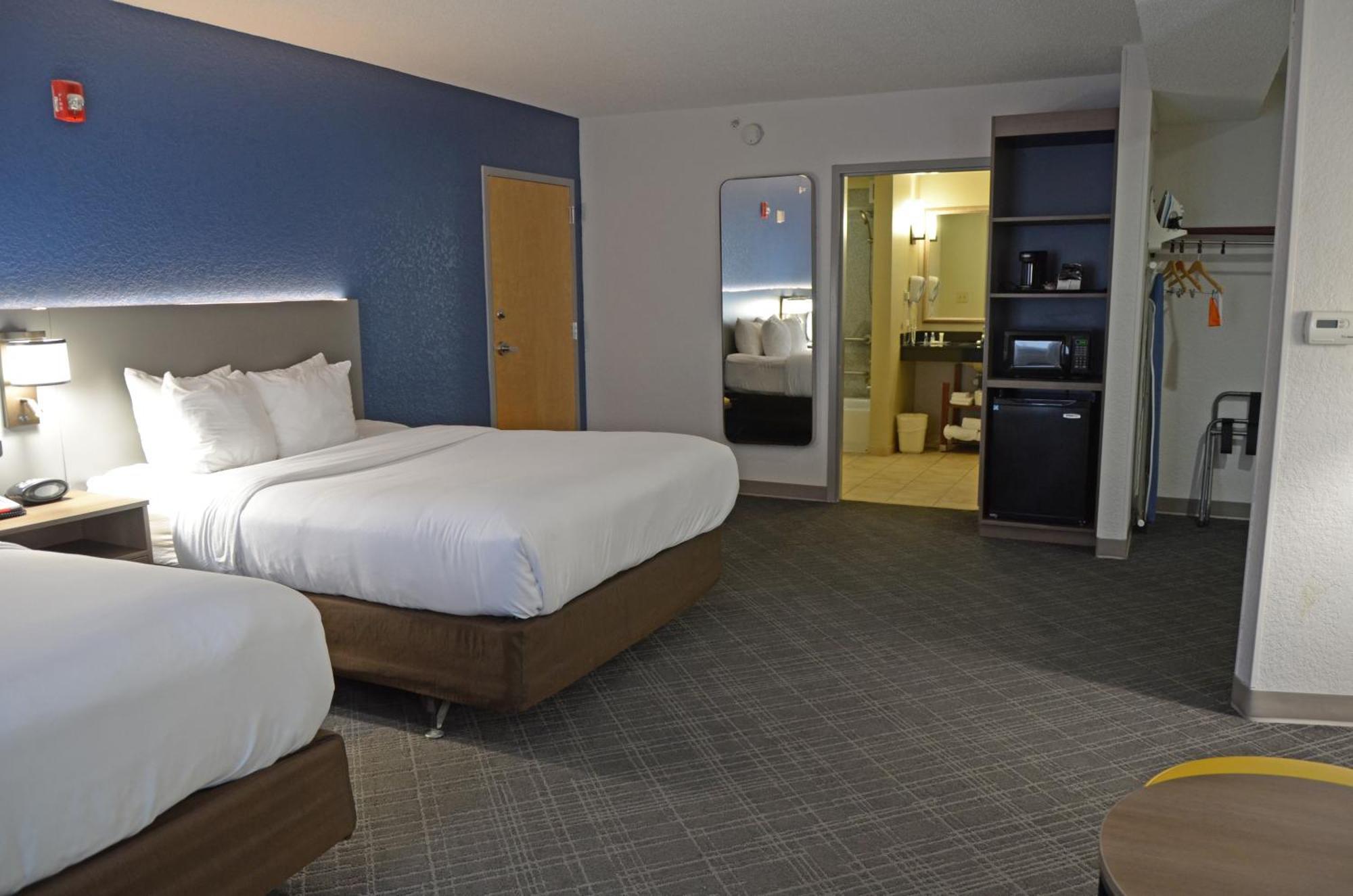 Comfort Suites Salem-Roanoke I-81 Екстер'єр фото